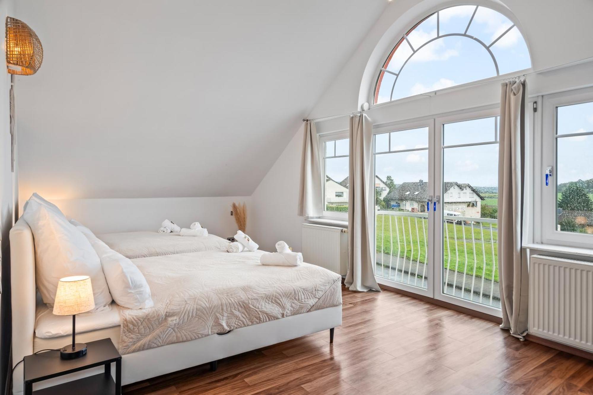 Stadtoase Fulda Mit Flair - Whirlpool, Balkon, 2Xparkplaetze, Highspeed Wlan Exterior foto