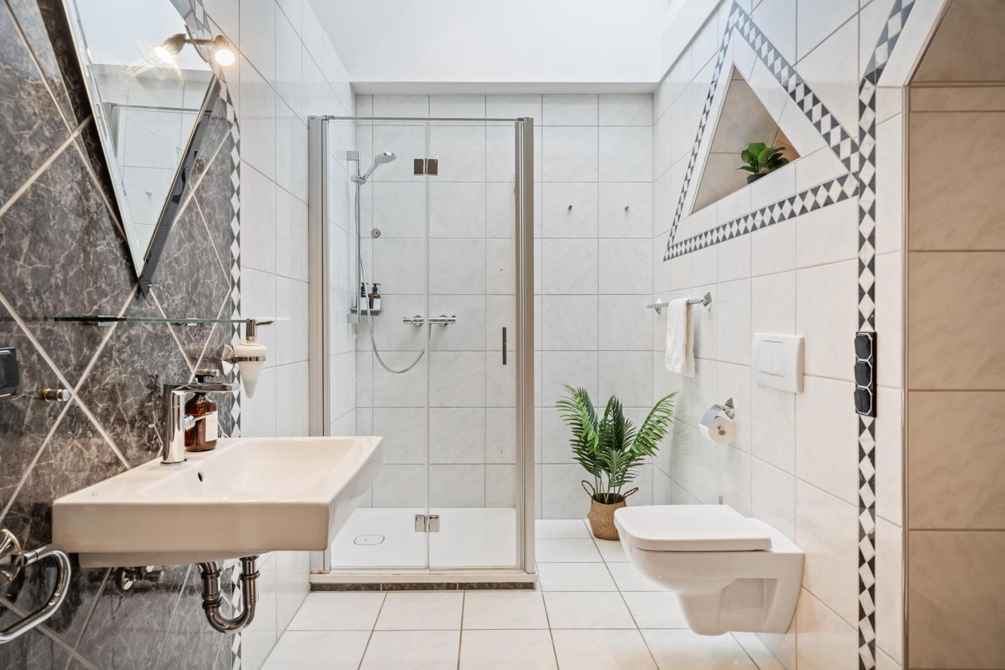 Stadtoase Fulda Mit Flair - Whirlpool, Balkon, 2Xparkplaetze, Highspeed Wlan Exterior foto